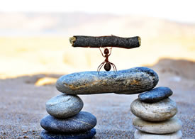 金屬材料表面的油漆使用激光清洗機(jī)能去掉嗎？